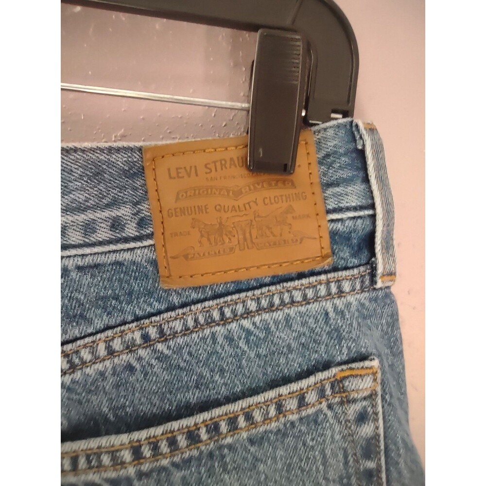 Levi’s Women's Sz 30 Wedgie Tapered Button Fly Distressed Jeans (30''x27") - Picture 7 of 13